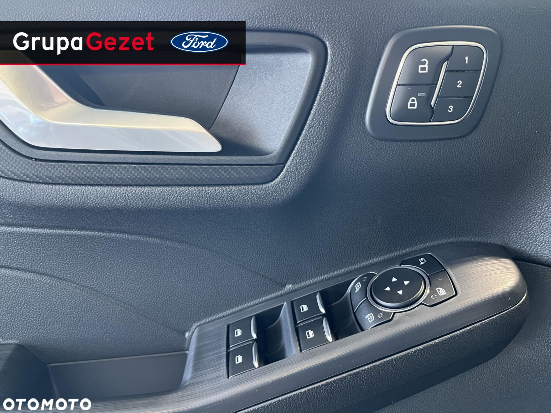 Ford Kuga - 11