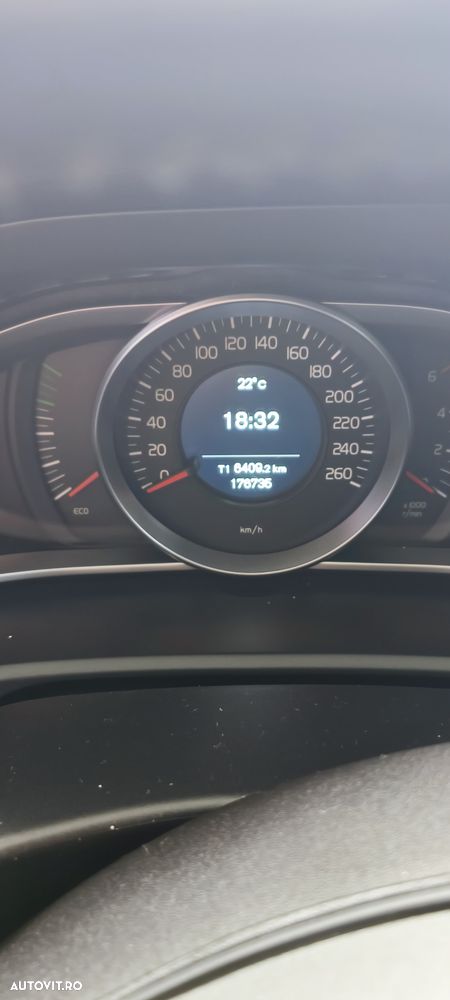 Volvo V40 D2 Aut. Momentum - 8
