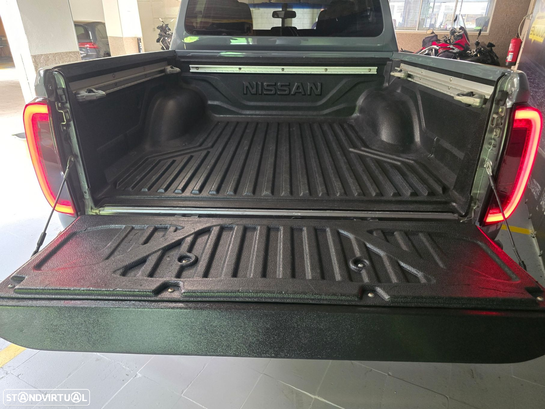 Nissan Navara 2.3 dCi CD 4WD Tekna - 14