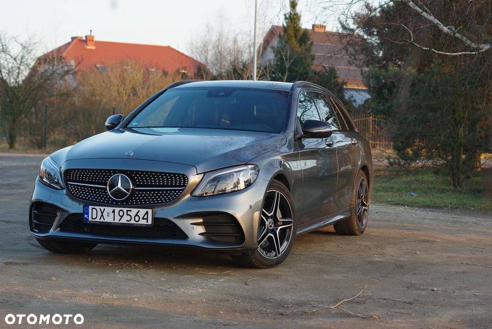 Mercedes-Benz Klasa C 300 d T 9G-TRONIC AMG Line - 25