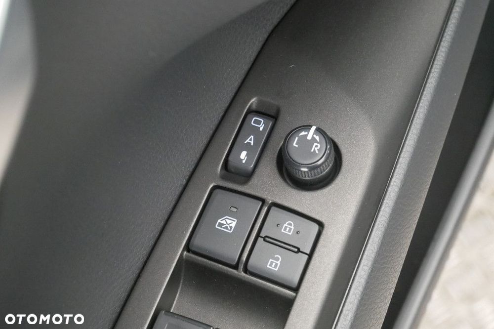 Toyota Camry 2.5 Hybrid Comfort CVT - 28