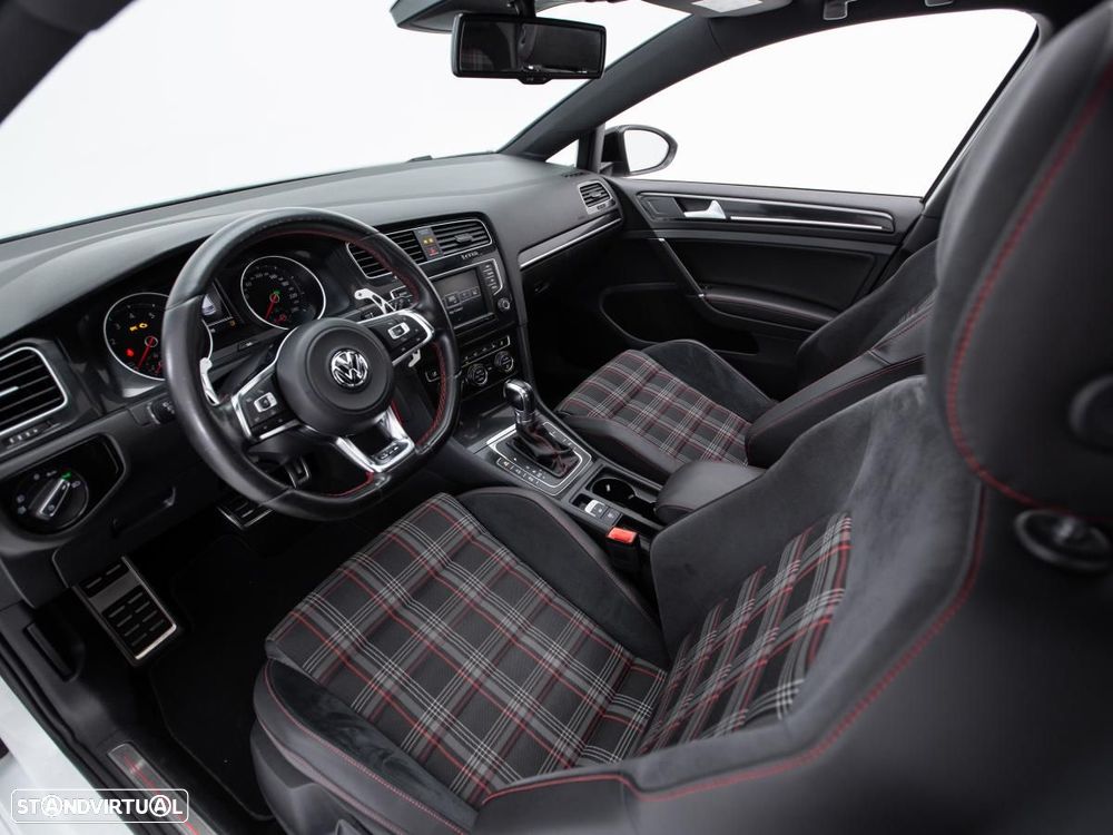 VW Golf - 9