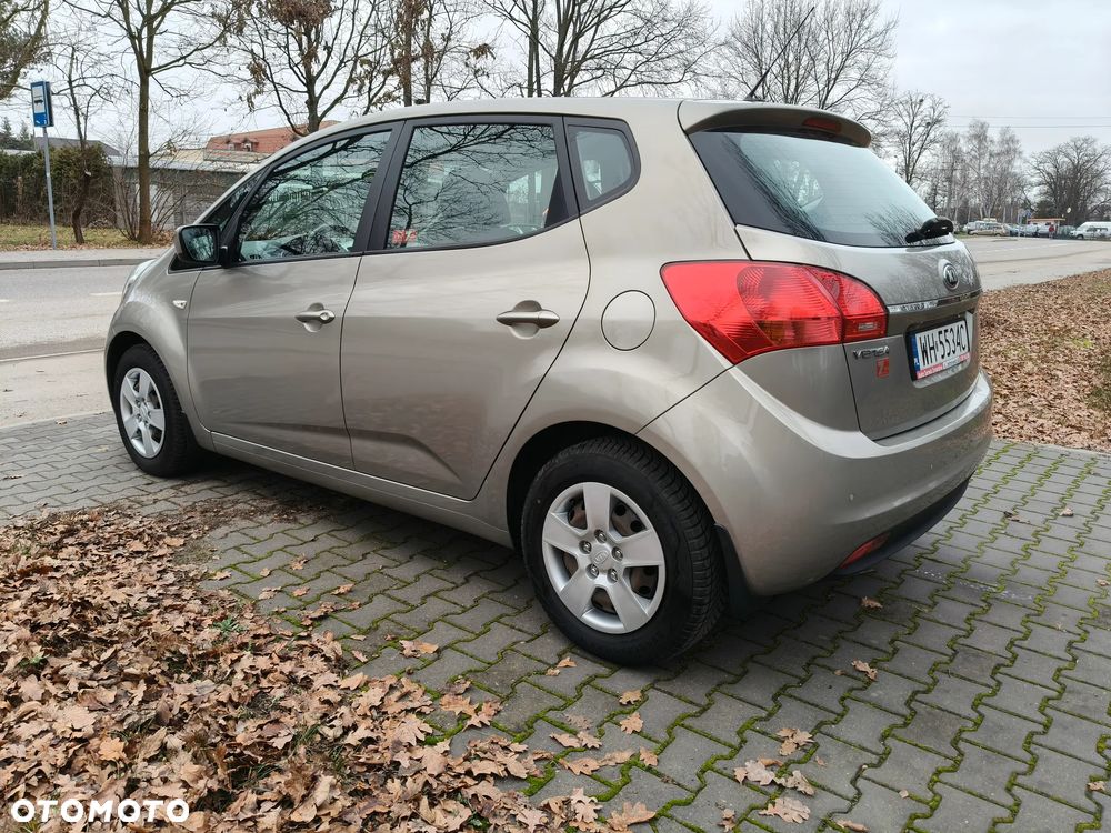 Kia Venga 1.6 L - 6