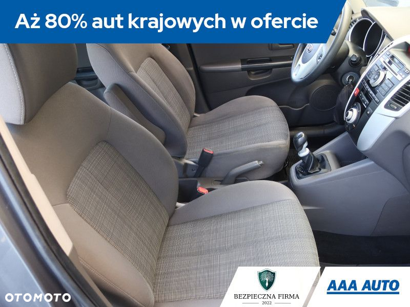 Kia Venga - 10