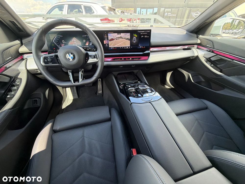 BMW Seria 5 520d xDrive mHEV M Sport - 13