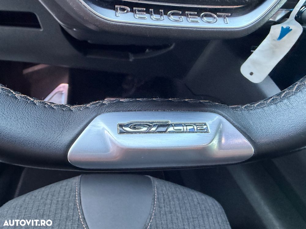 Peugeot 3008 1.2 PureTech 130 EAT8 GT - 19