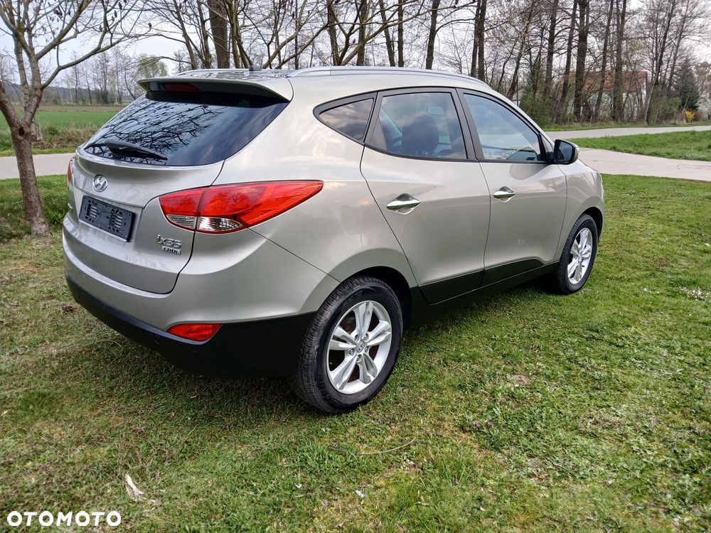 Hyundai ix35 1.7 CRDi 2WD blue Finale Gold - 8