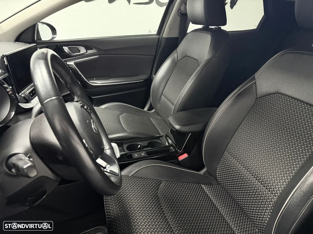 Kia XCeed 1.6 GDi PHEV Drive - 12