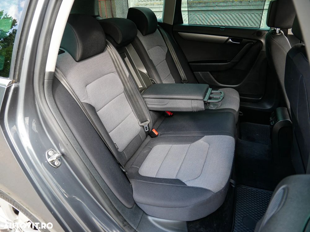 Volkswagen Passat - 14