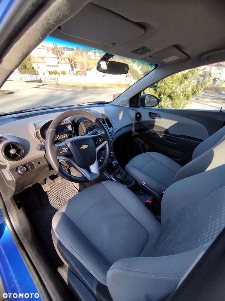 Chevrolet Aveo - 11