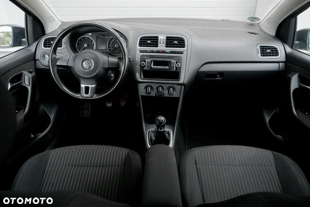 Volkswagen Polo 1.4 16V Comfortline - 28
