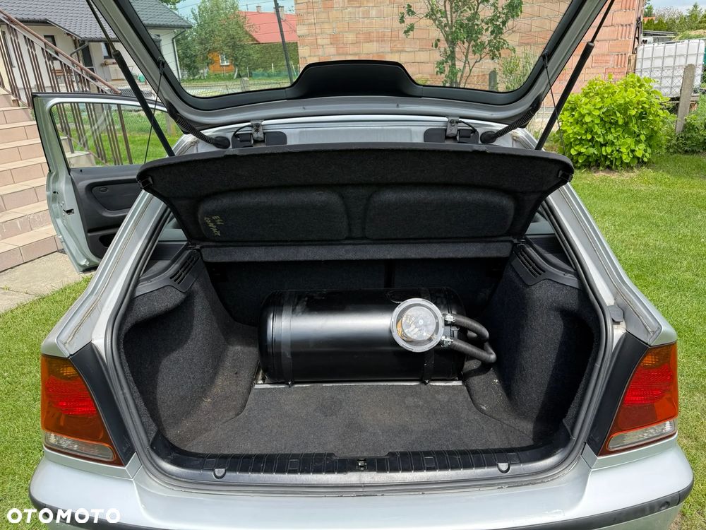 BMW Seria 3 316ti - 18