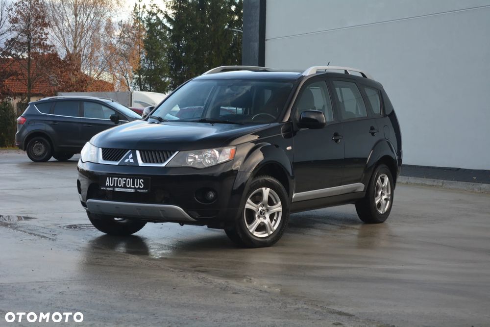 Mitsubishi Outlander - 1
