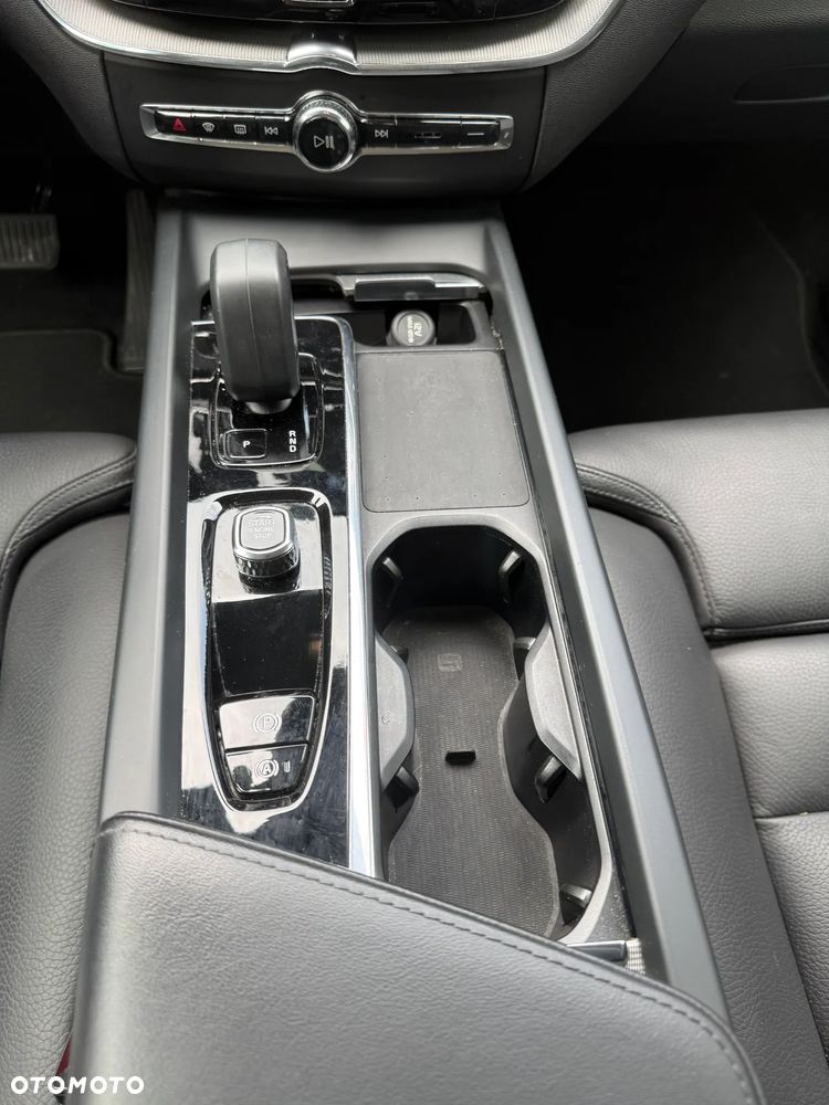 Volvo XC 60 B4 D Plus Bright - 9