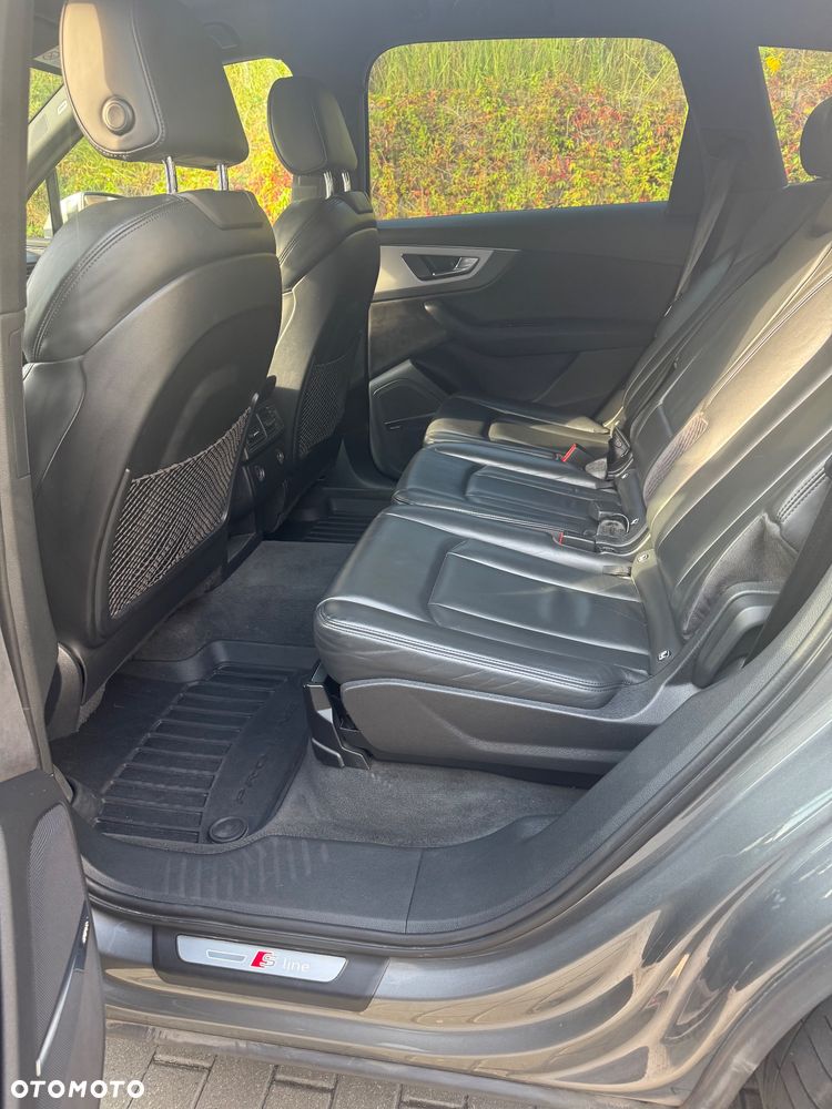 Audi Q7 - 11