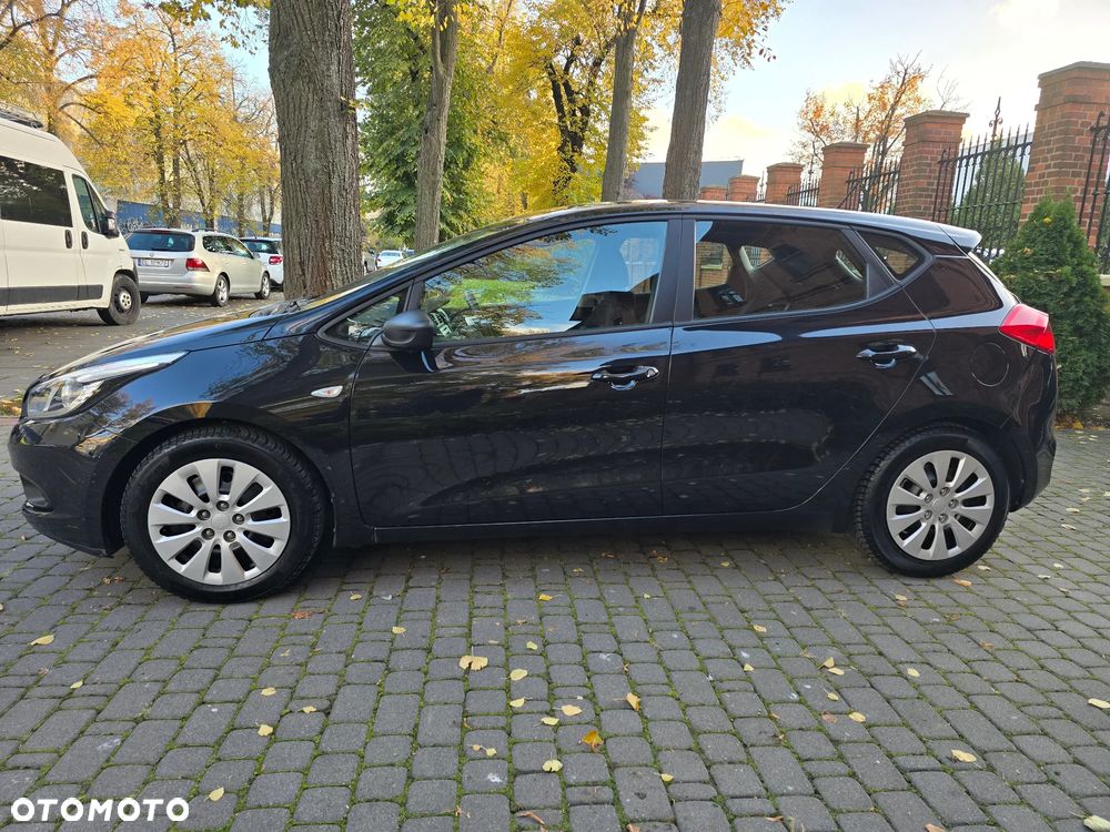 Kia Ceed - 8
