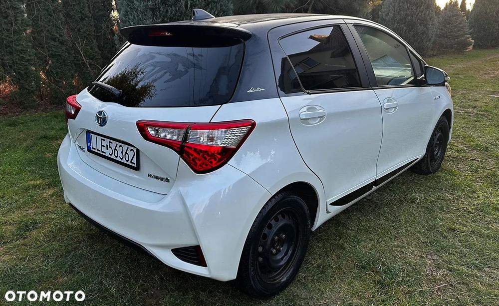 Toyota Yaris Hybrid 100 Selection - 5