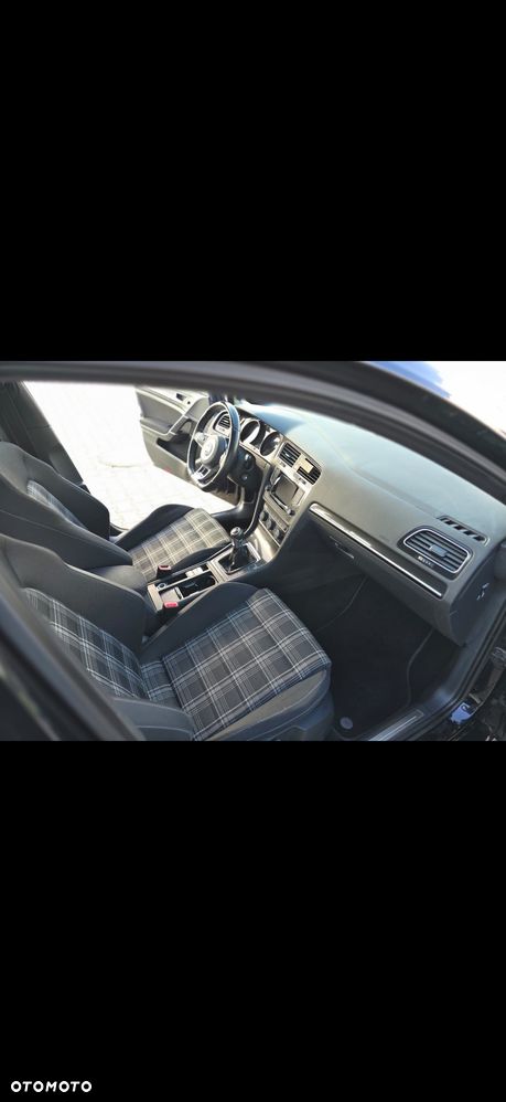 Volkswagen Golf VII 2.0 TDI BMT GTD - 32