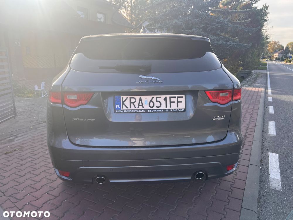Jaguar F-Pace 2017 photo 5