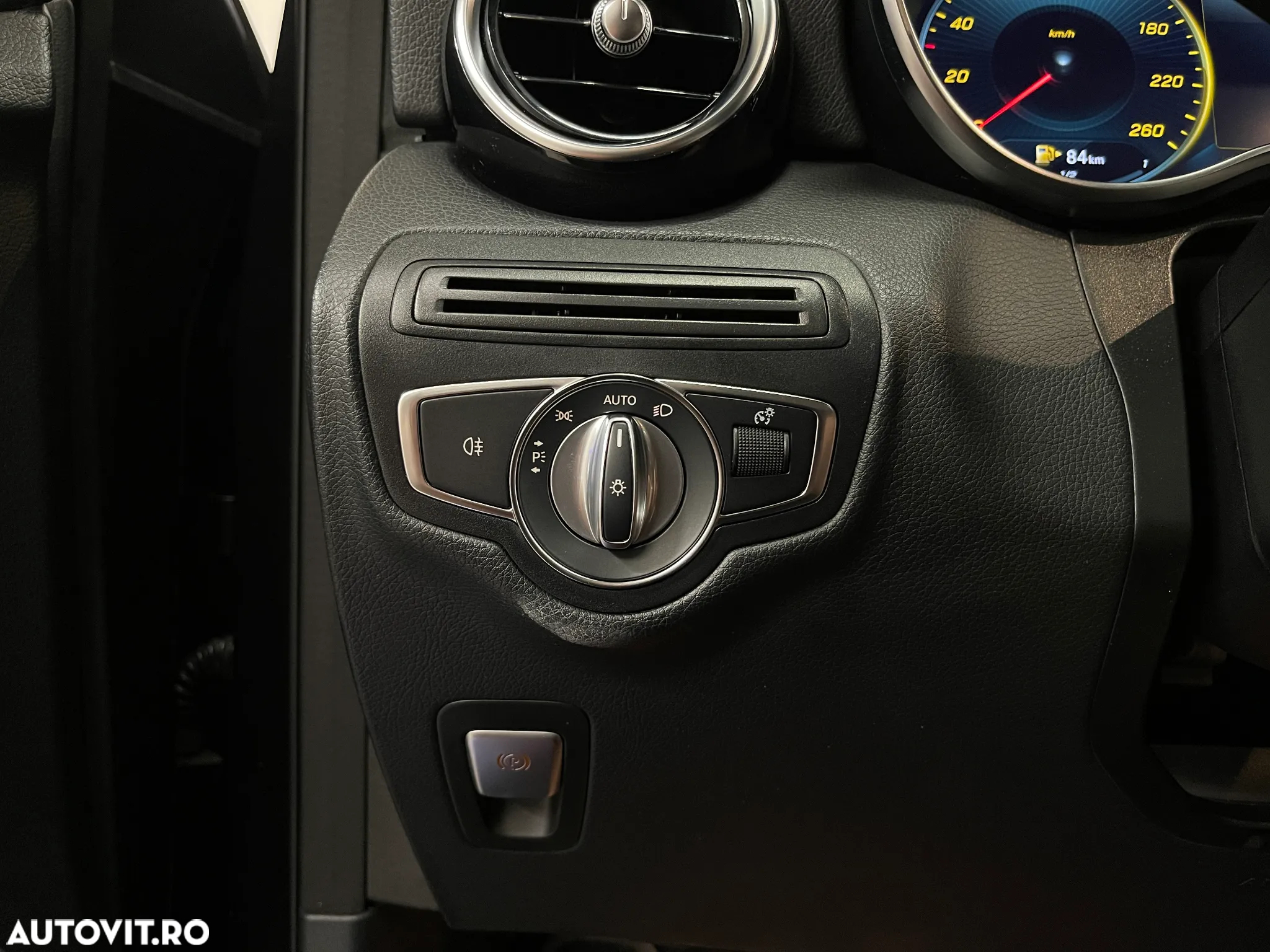 Mercedes-Benz GLC 220 d 4MATIC - 27