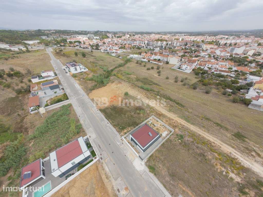 Lote de terreno com 408 m2 para construção de moradia, no Entroncam... - Grande imagem: 4/14