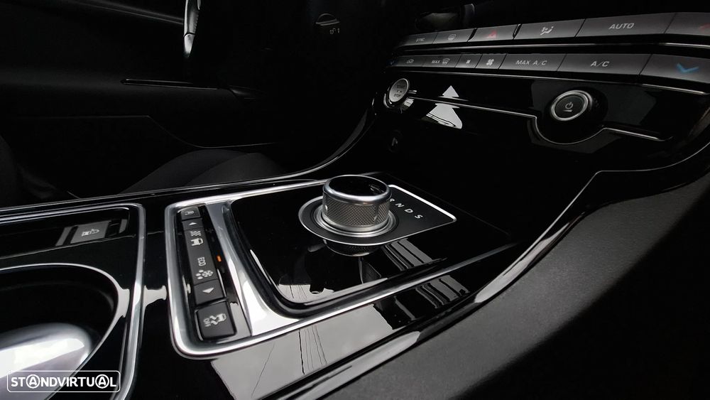 Jaguar XE 20d Aut. R-Sport - 32