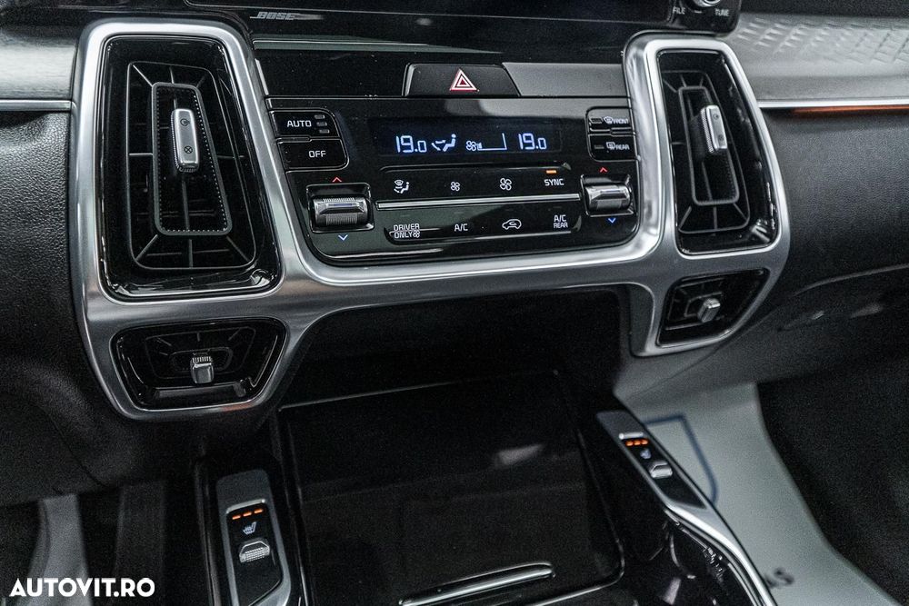 Kia Sorento 1.6 T-GDI PHEV 6AT 4x4 7P Premium+ - 33
