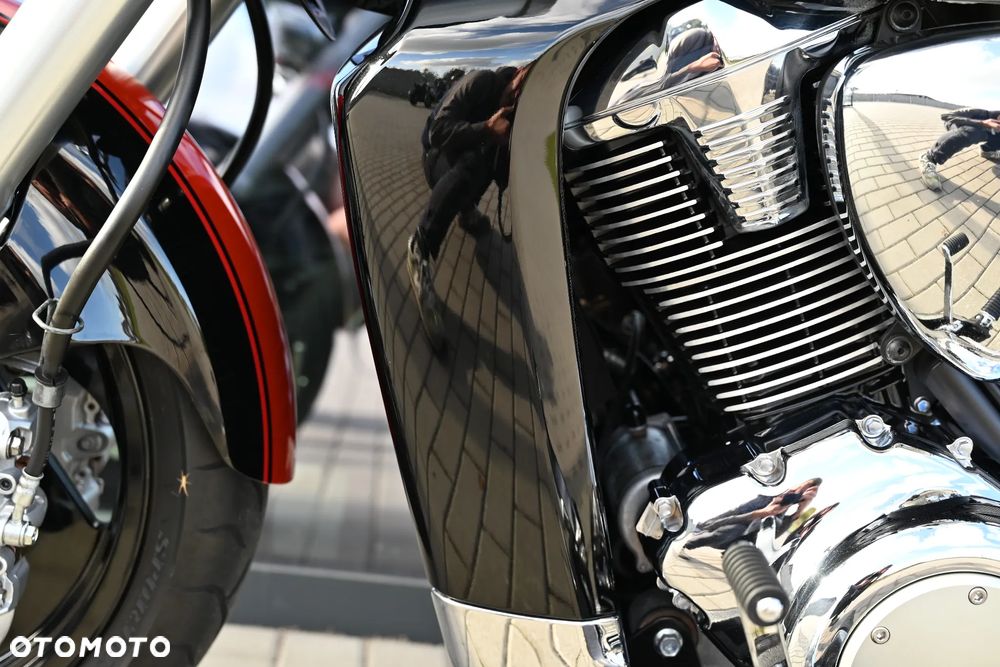 Suzuki Intruder - 38