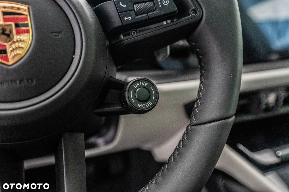 Porsche Cayenne E-Hybrid PHEV Black Edition - 18