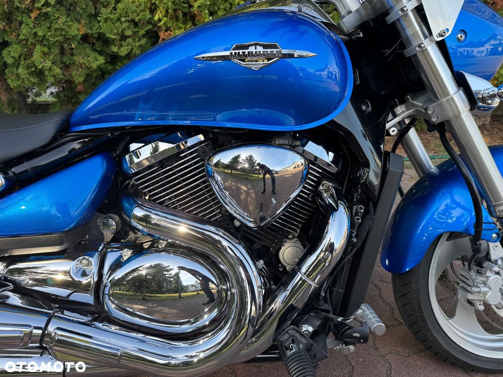 Suzuki Intruder - 8