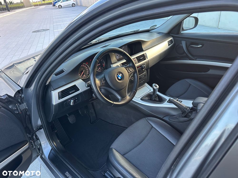 BMW Seria 3 320d Eff.Dynamics - 24