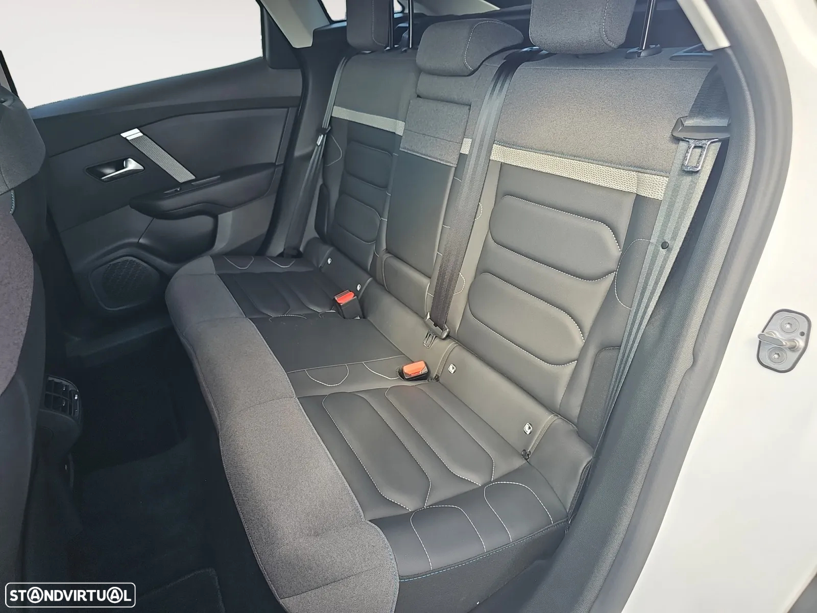 Citroën C4 1.2 PureTech Max EAT8 - 15