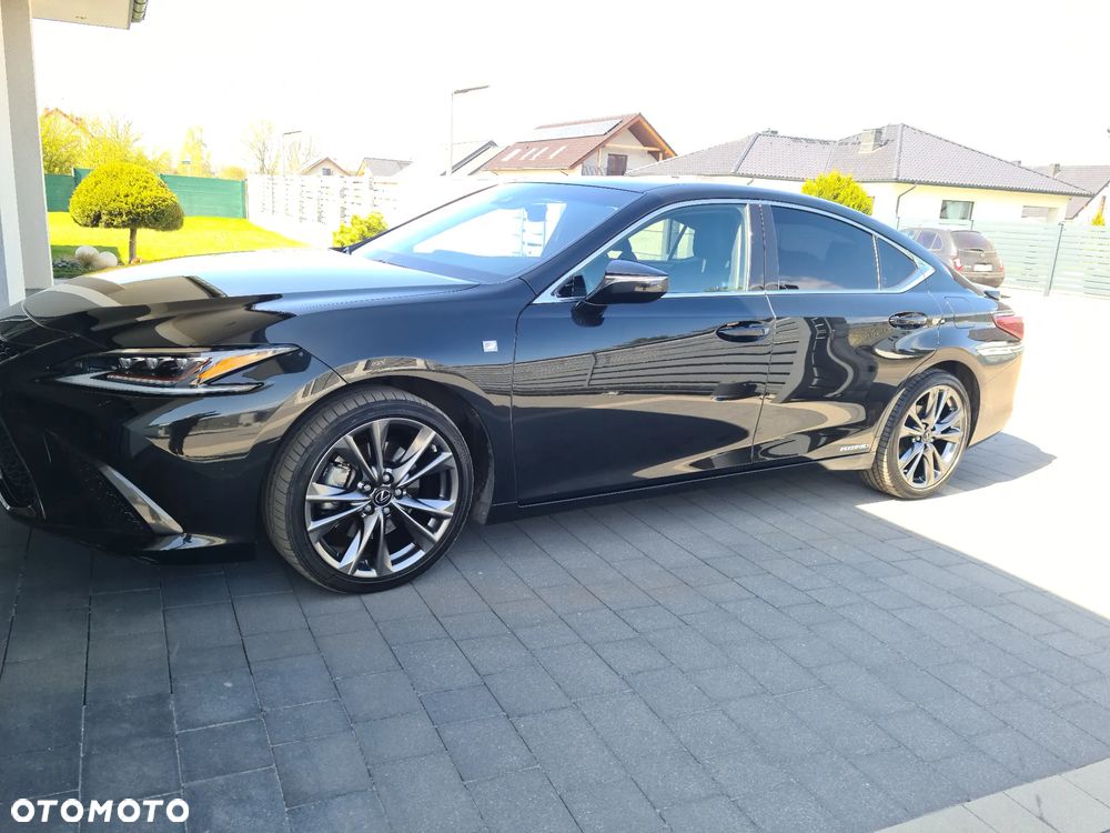 Lexus ES 300h F Sport Edition - 2