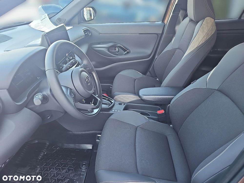 Toyota Yaris Cross Hybrid 1.5 Executive - 16
