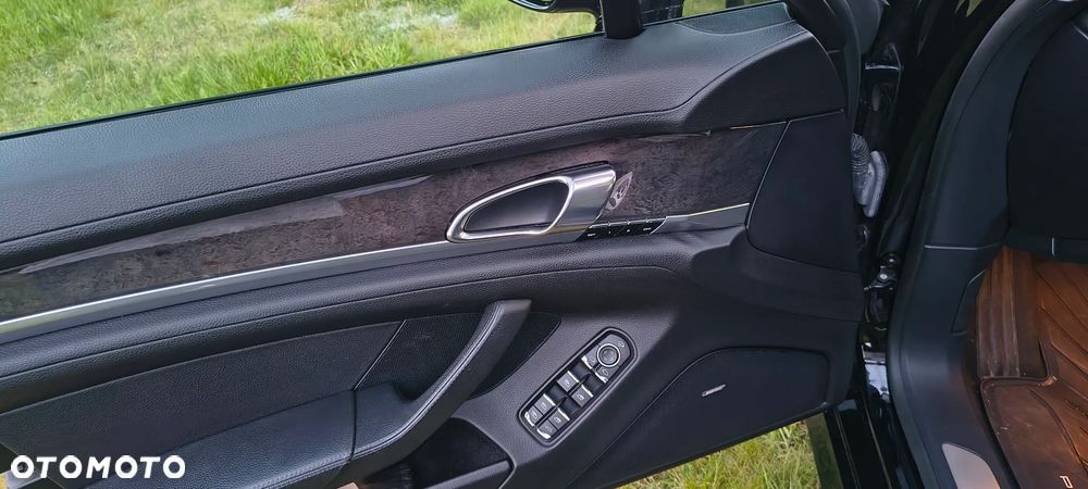 Porsche Panamera Platinum Edition PDK - 15