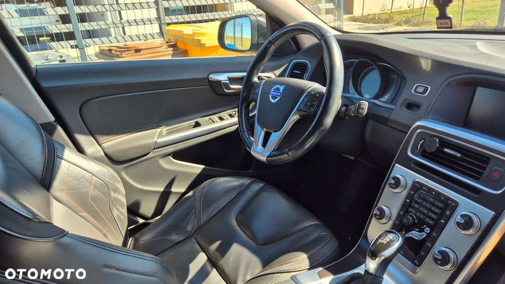 Volvo V60 D4 Drive-E Ocean Race - 17