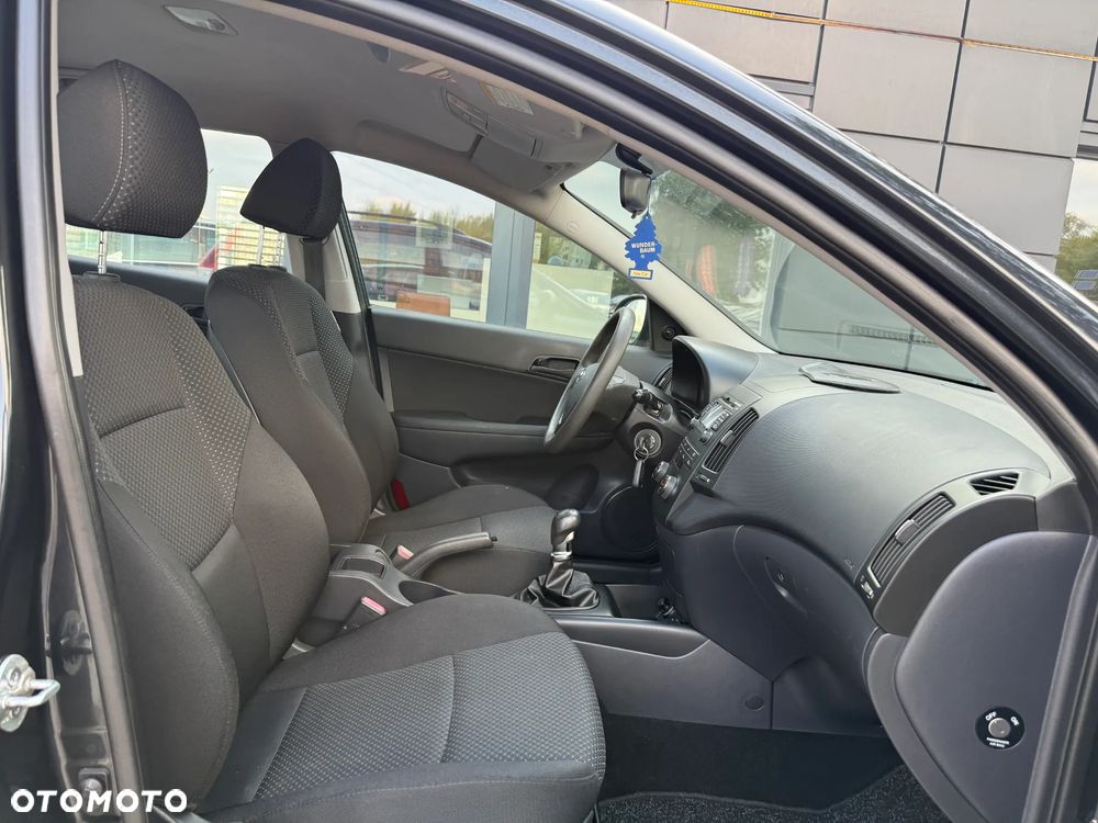 Hyundai i30 1.4 Base - 34