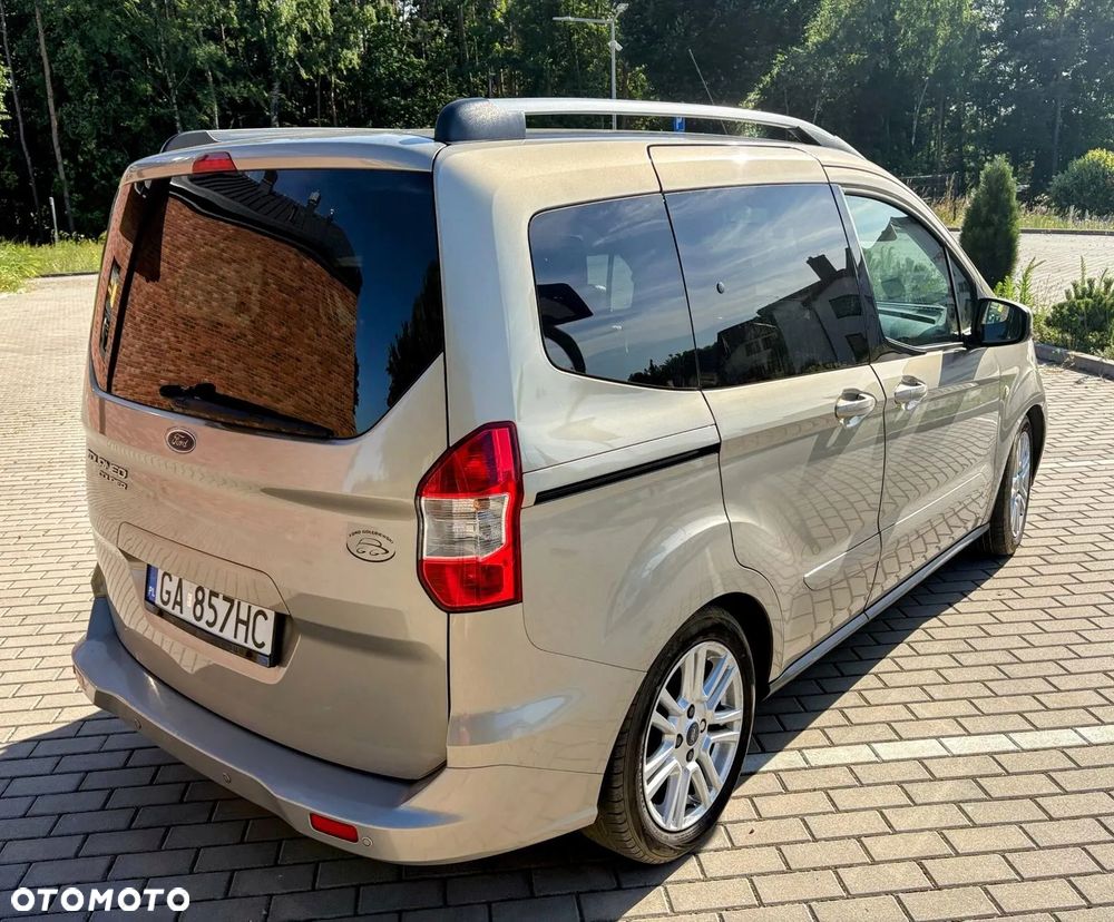 Ford Tourneo Courier 1.5 TDCi Titanium - 2