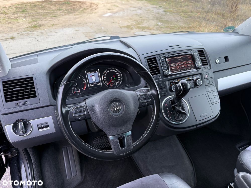 Volkswagen Multivan - 13