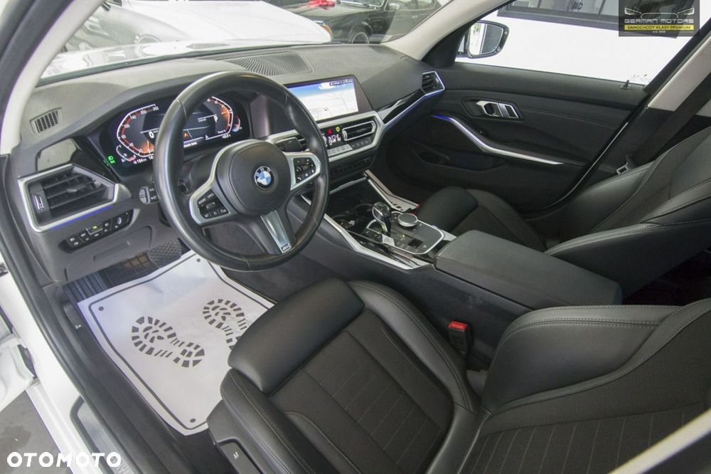BMW Seria 3 318i Sport Line - 24