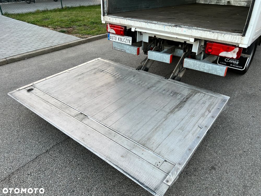 Mercedes-Benz Sprinter - 13