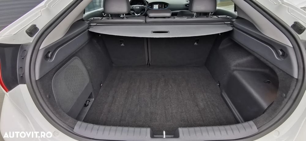 Hyundai IONIQ 1.6 GDI Premium - 39