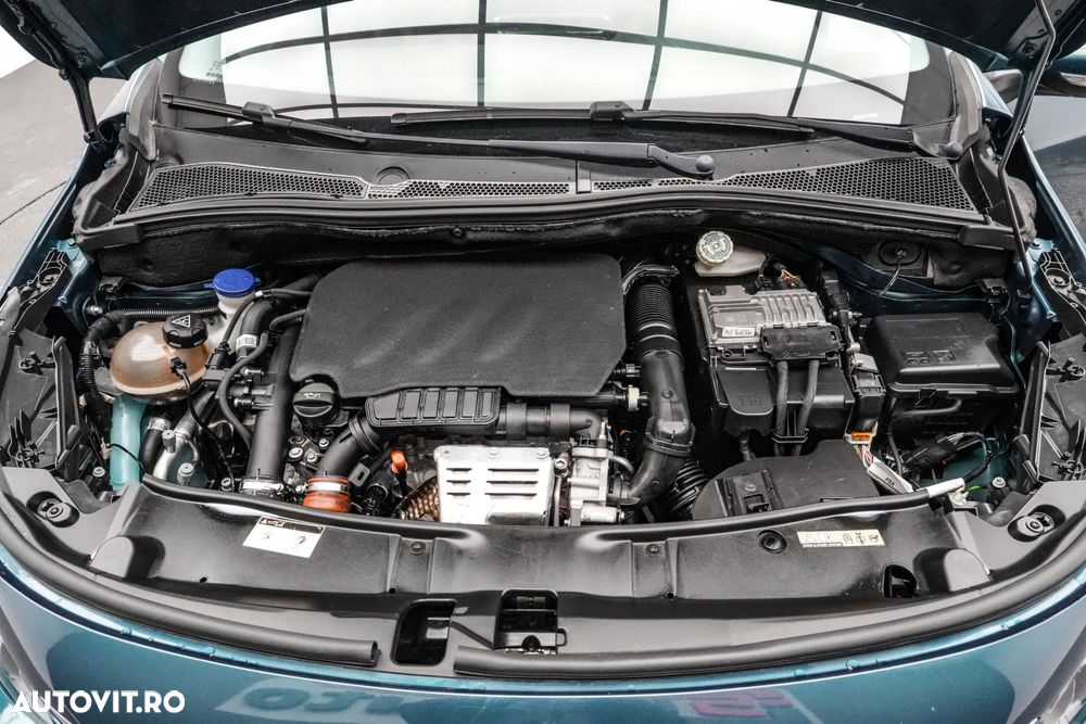 Peugeot 2008 1.2 PureTech Turbo Allure - 22