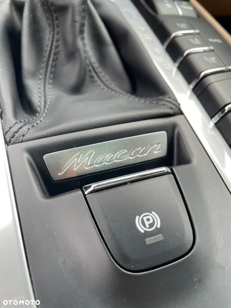 Porsche Macan Standard - 18