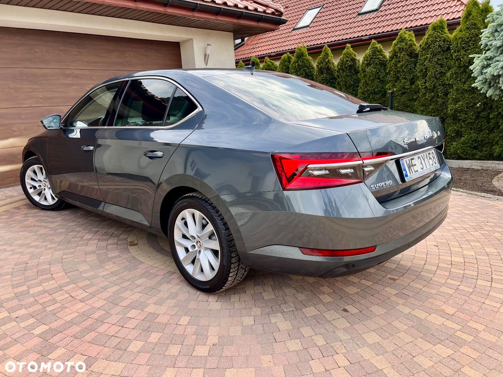 Skoda Superb ver-2-0-tdi-scr-ambition-dsg - 30