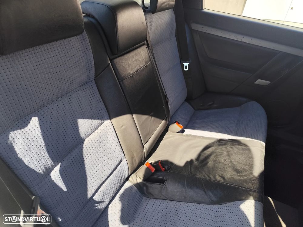 Opel Vectra GTS 2.2 DTi - 8