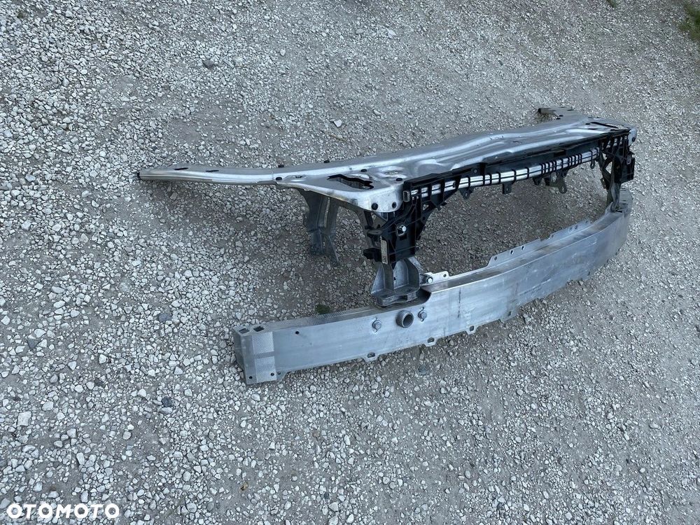 PAS PRZEDNI BELKA ZDERZAKA MERCEDES C W205 A2056204301 KOMPLETNY - 2