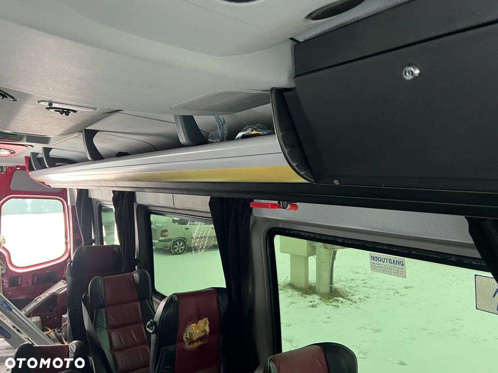 Mercedes-Benz Sprinter - 24