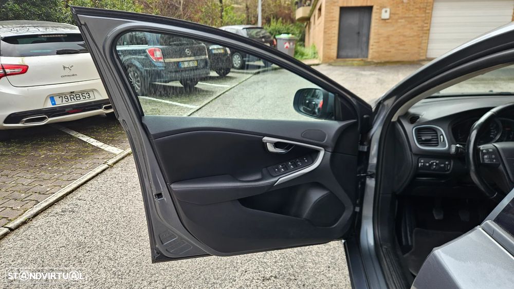 Volvo V40 1.6 D2 Momentum Eco - 9