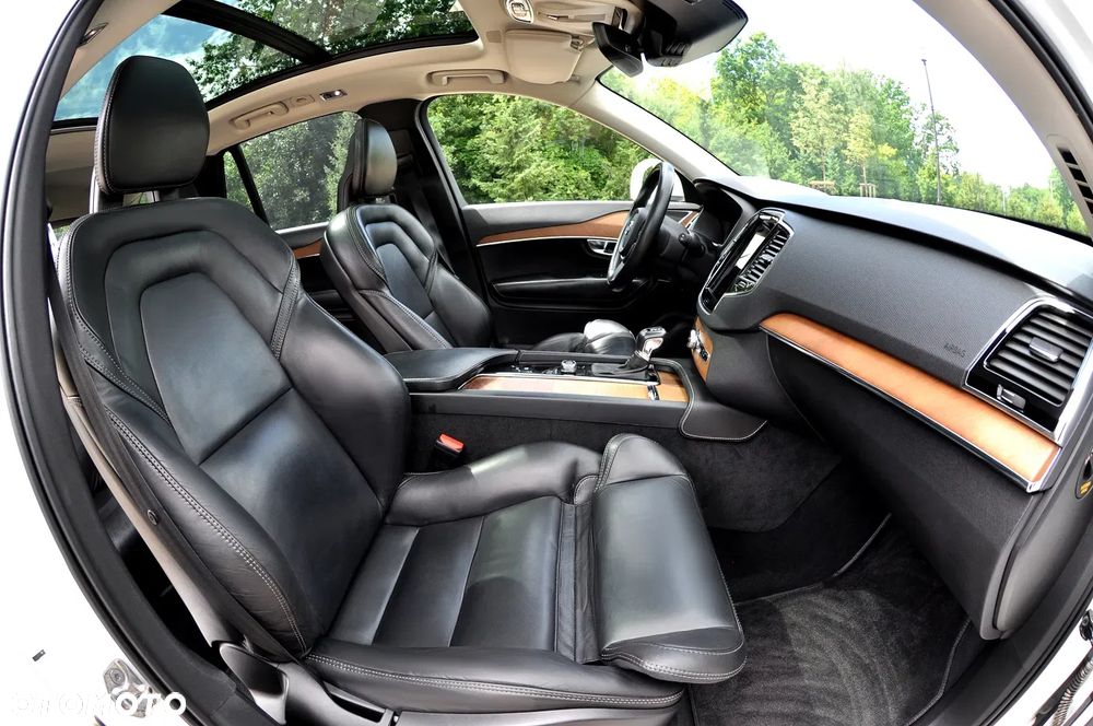 Volvo XC 90 D5 AWD Geartronic Inscription - 26